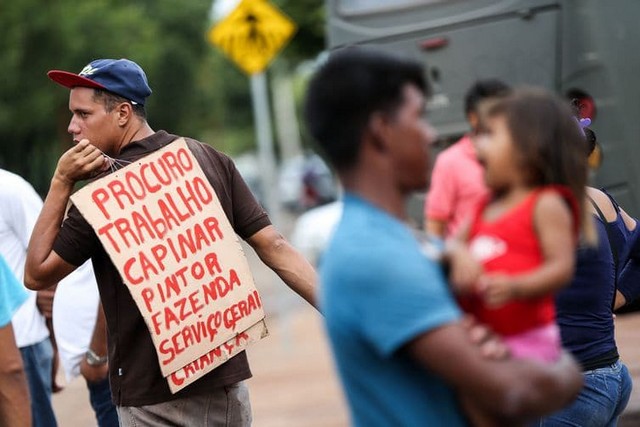 Para Bolsonaro, jovem não trabalha porque “não corre atrás”