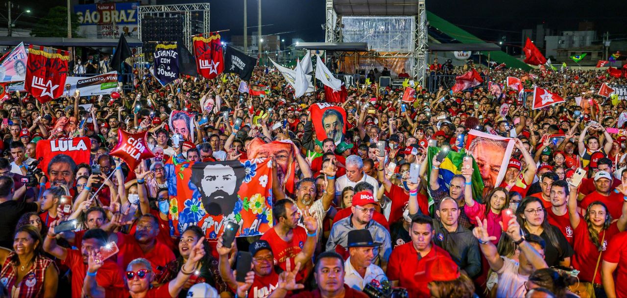 Lula cresce 4 pontos e amplia vantagem sobre Bolsonaro, diz pesquisa