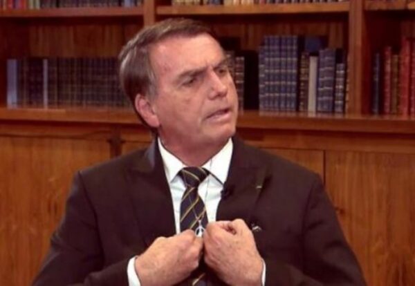 Evento eleitoral de Bolsonaro foi impulsionado no Twitter por robôs