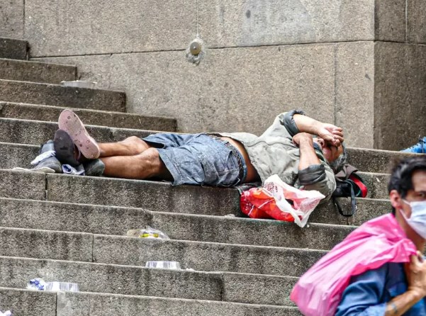 Pobreza avança no país e nas metrópoles atinge 20 milhões de pessoas