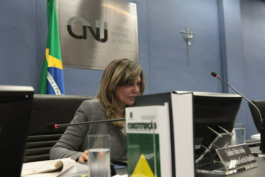 Lindôra Araújo se reuniu secretamente duas vezes com Bolsonaro