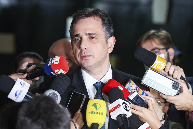 Pacheco exalta as urnas eletrônicas e prega respeito à democracia