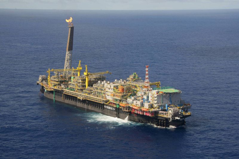 Acidente na plataforma P-19 da Petrobras causa morte de caldeireiro