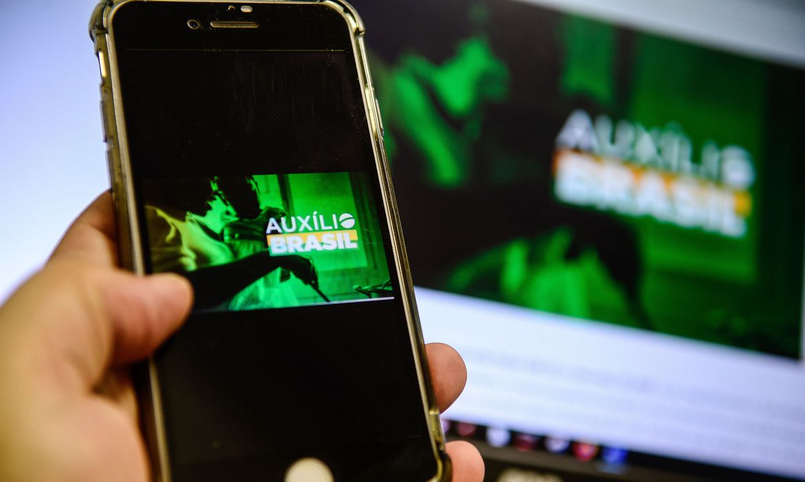 Auxílio Brasil de R$ 600 não está garantido em lei para 2023