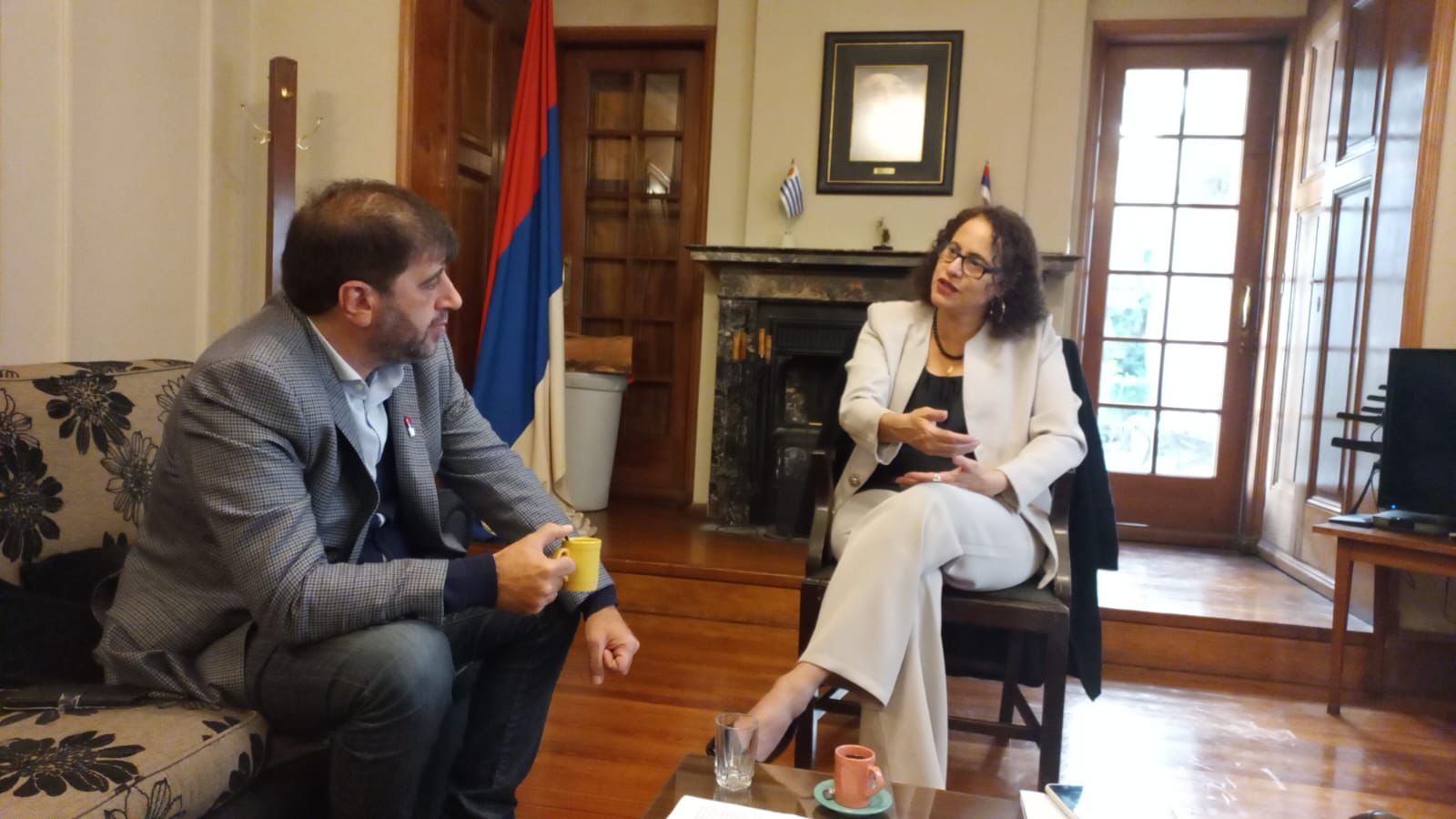 Luciana Santos se reúne com presidente da Frente Ampla do Uruguai