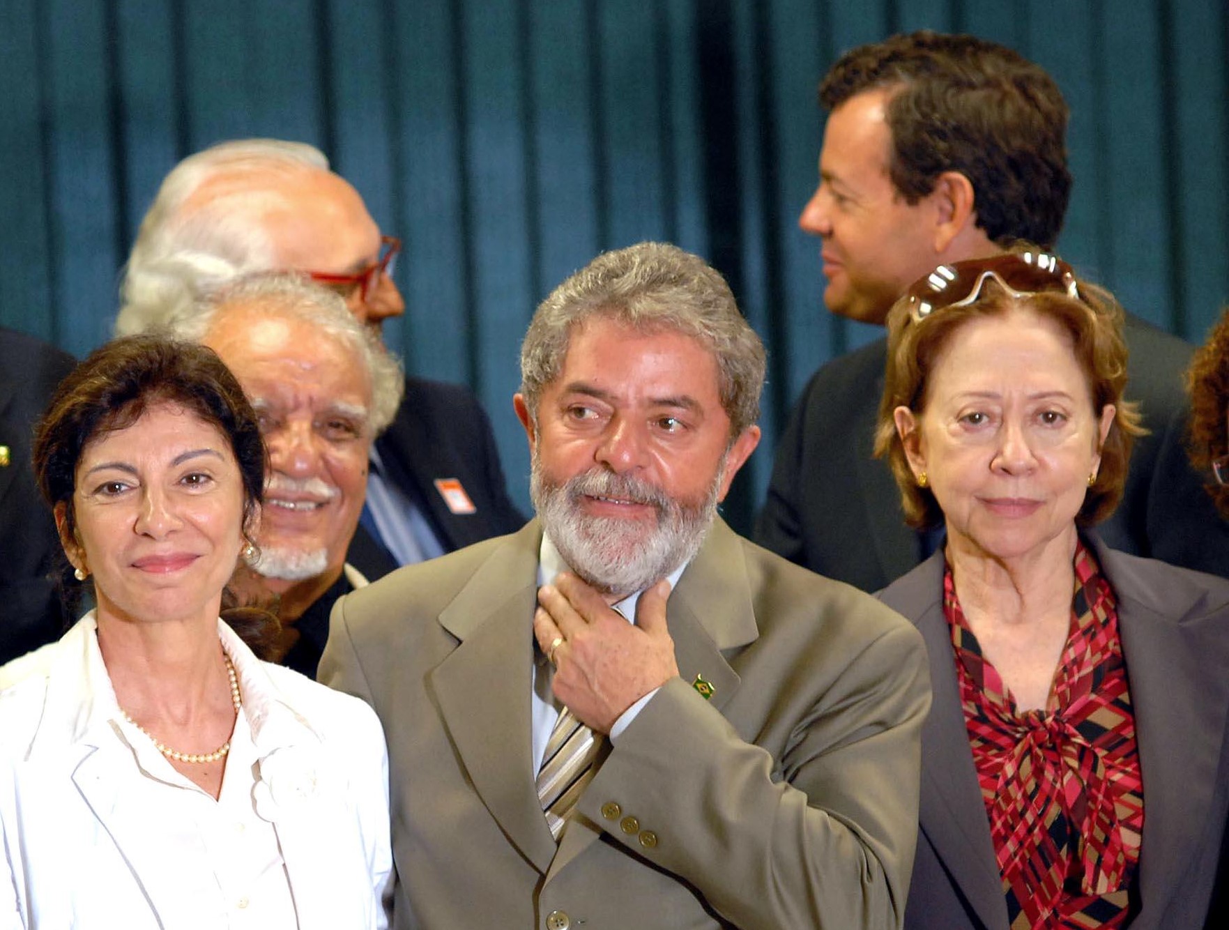 Fernanda Montenegro critica Bolsonaro e declara voto: “Que venha Lula”